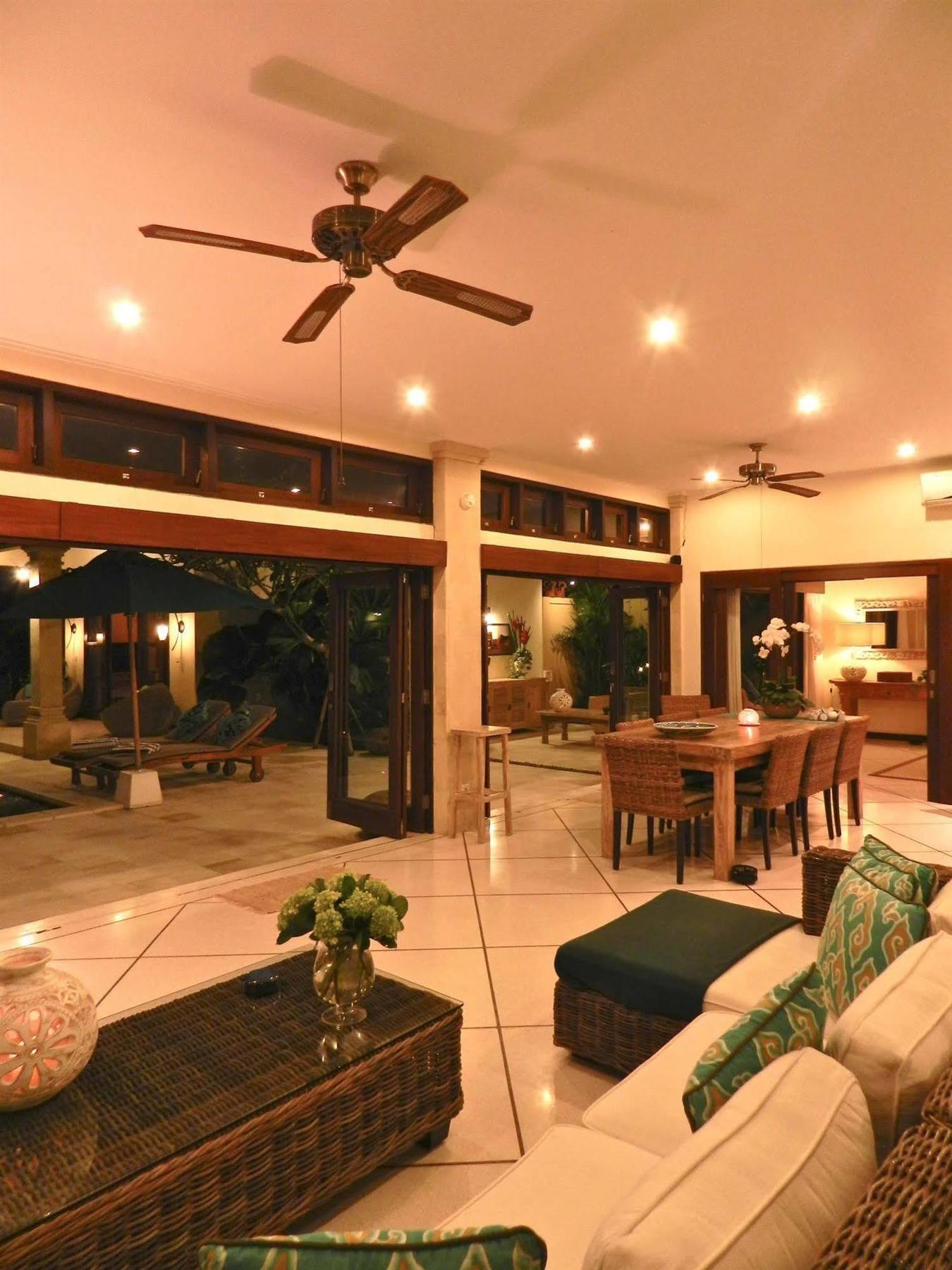 Intan Seminyak (Bali)